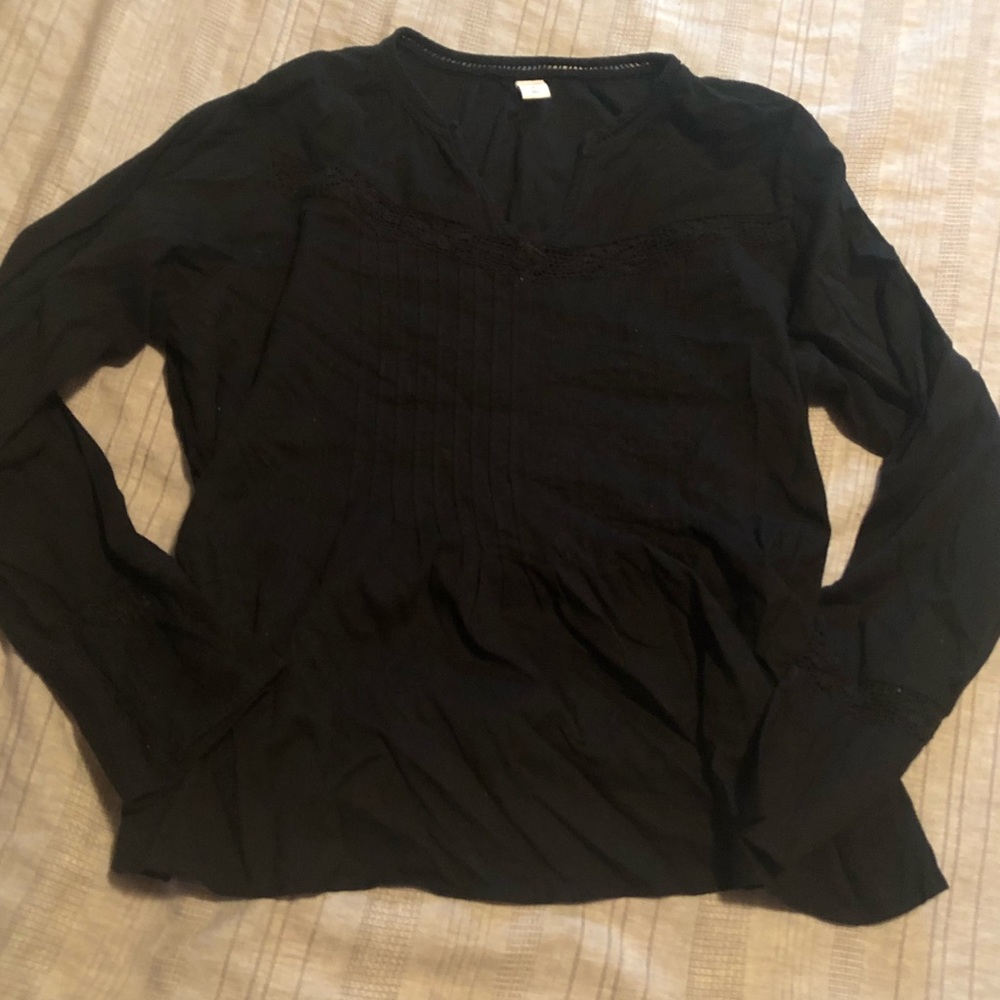 Old Navy Black Crochet and Crinkle Detail Top Size L